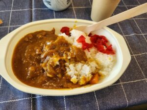 東部湯の丸エイドでいただいたカレーライス
